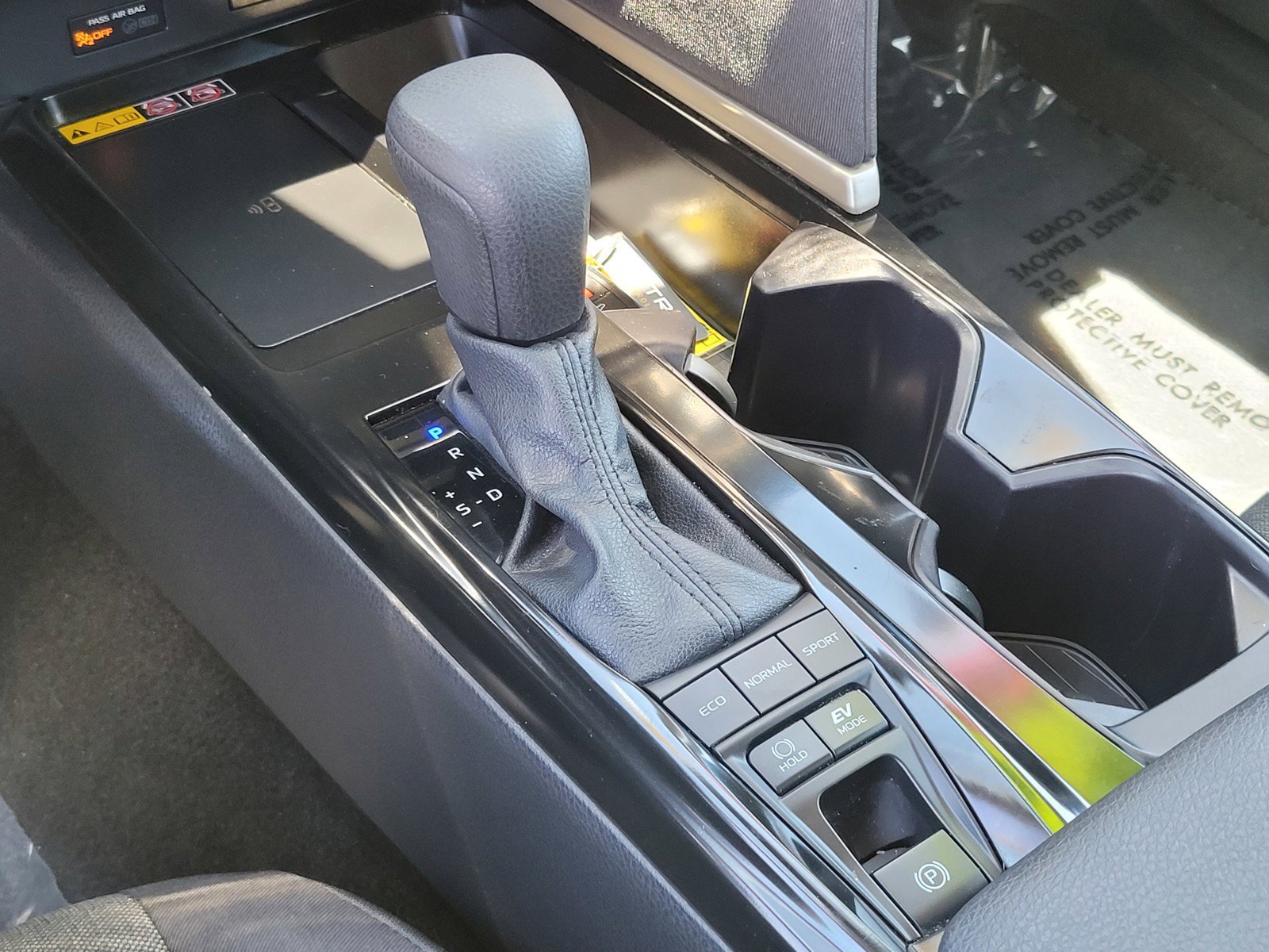 Used 2025 White Toyota  image 22