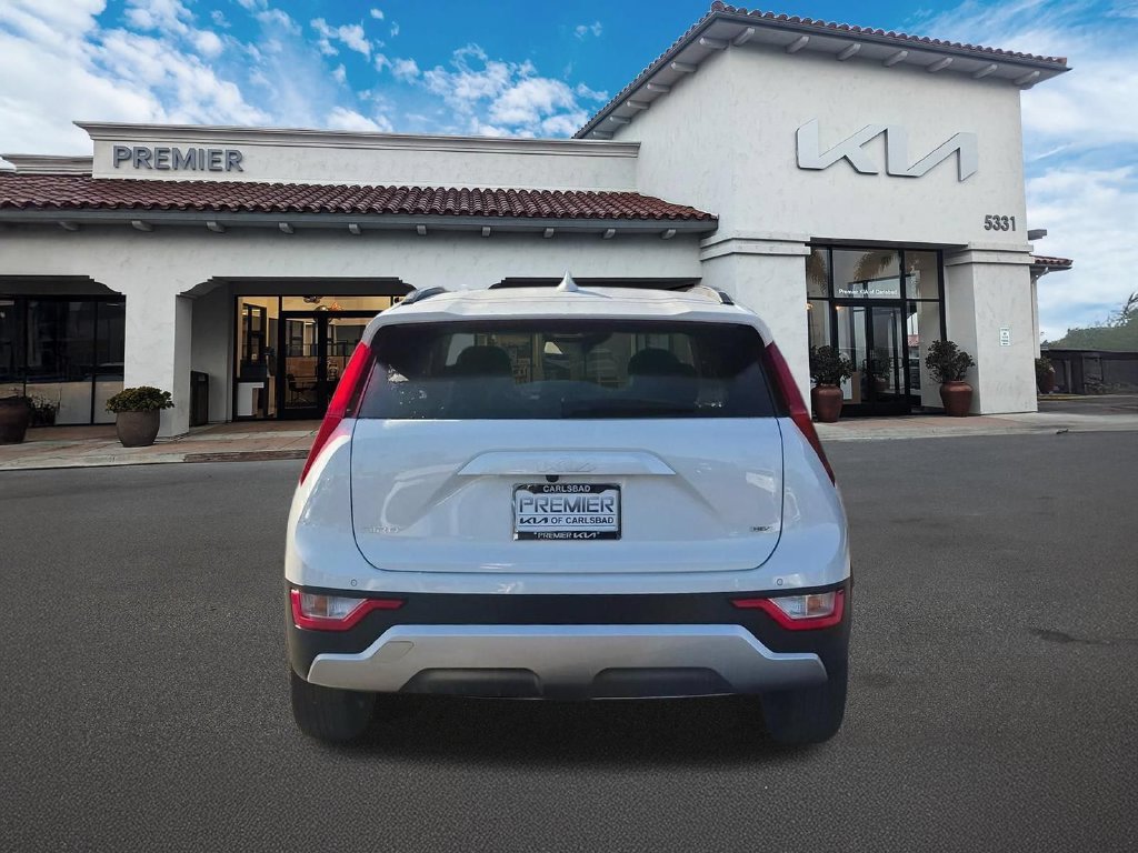 New 2026 Snow White Pearl Kia EX image 7