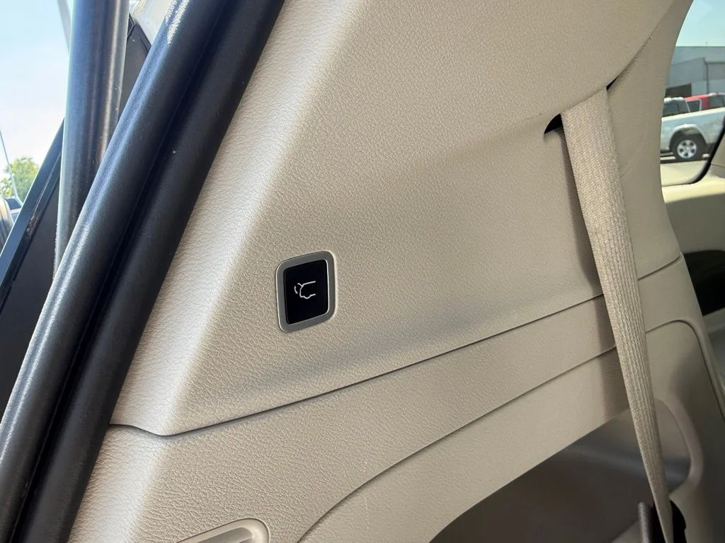 Used 2023 White Chrysler LX image 44