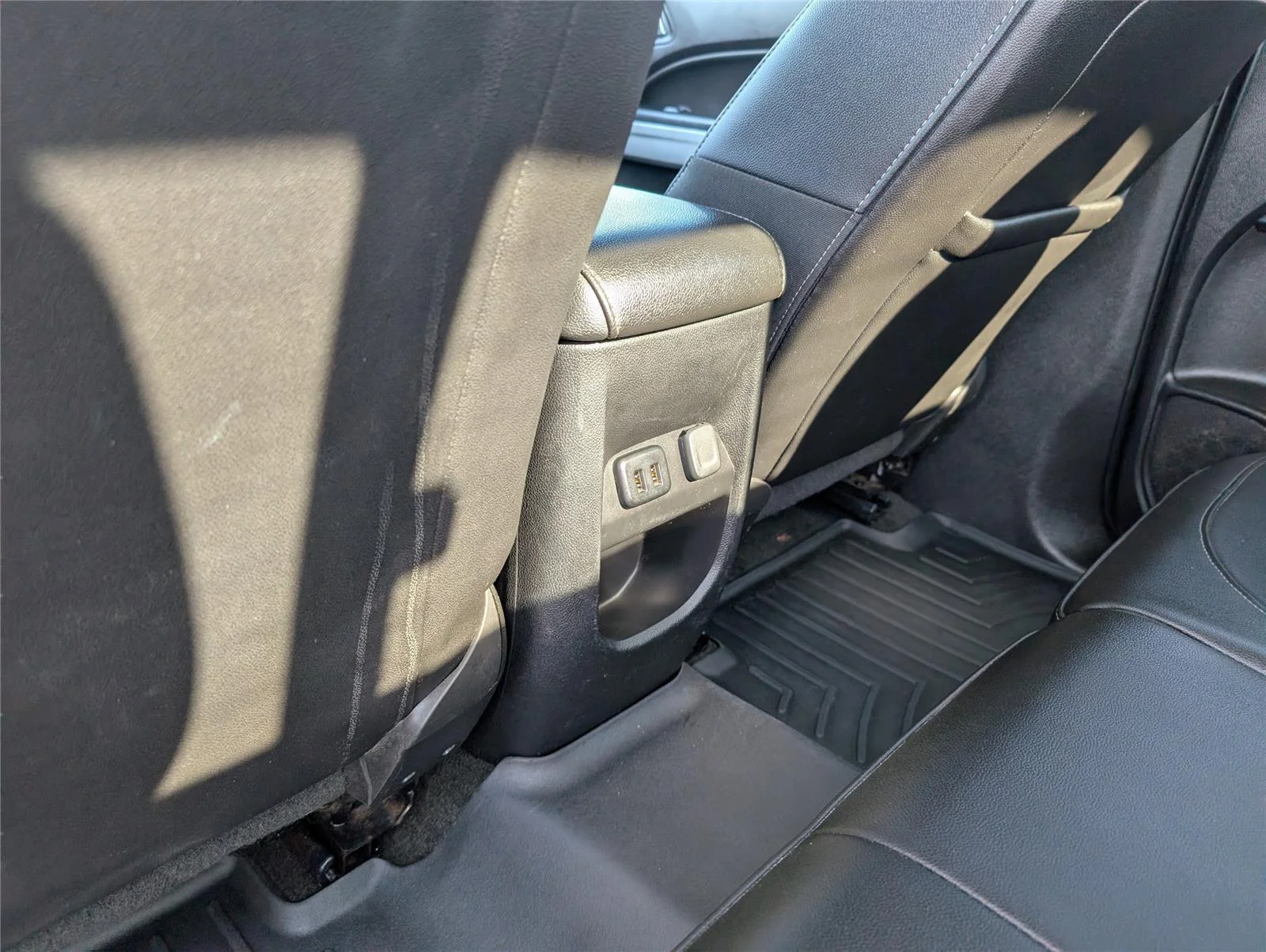 Used 2018 SUMMIT WHITE Chevrolet 4WD ZR2 image 25