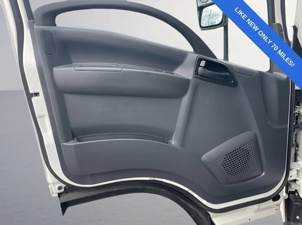 Used 2024 Arc White Chevrolet 1WT image 22