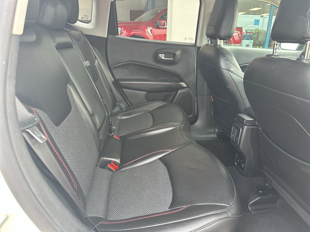 Used 2020 White Clearcoat Jeep Trailhawk image 6