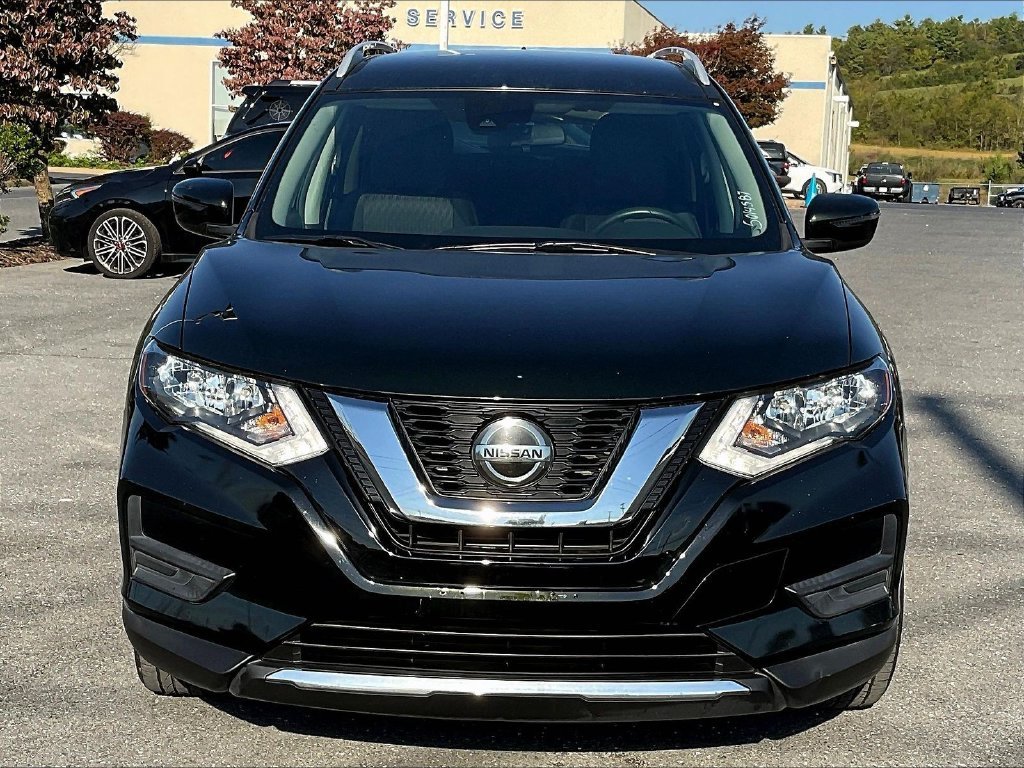 Used 2020 Green Nissan SV image 11