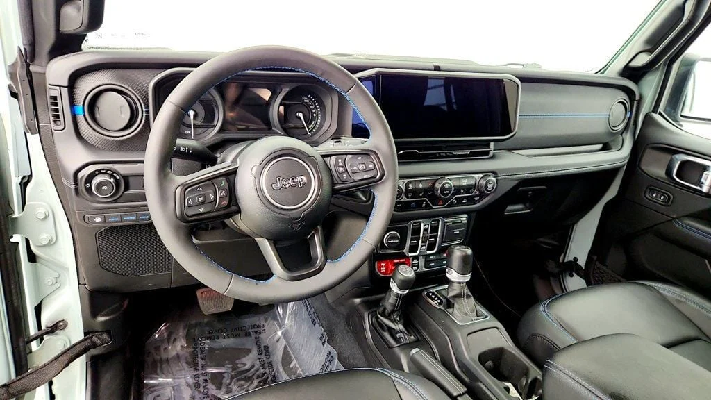 Used 2024 Earl Clearcoat Jeep Rubicon X 4xe w/ Nappa Leather, Steel Bumpers & Off-Road Camera image 13