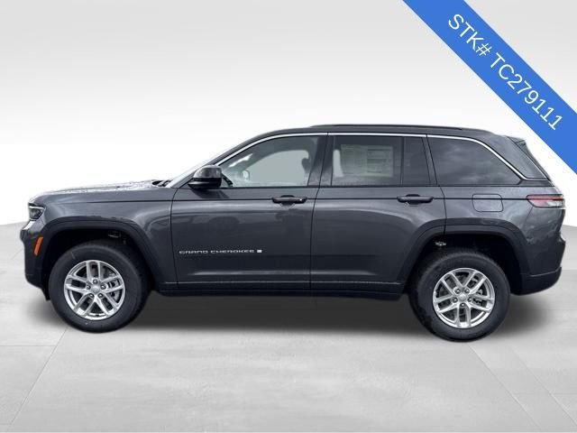 New 2026 Baltic Gray Metallic Clear-Coat Exterior Paint Jeep Laredo image 4