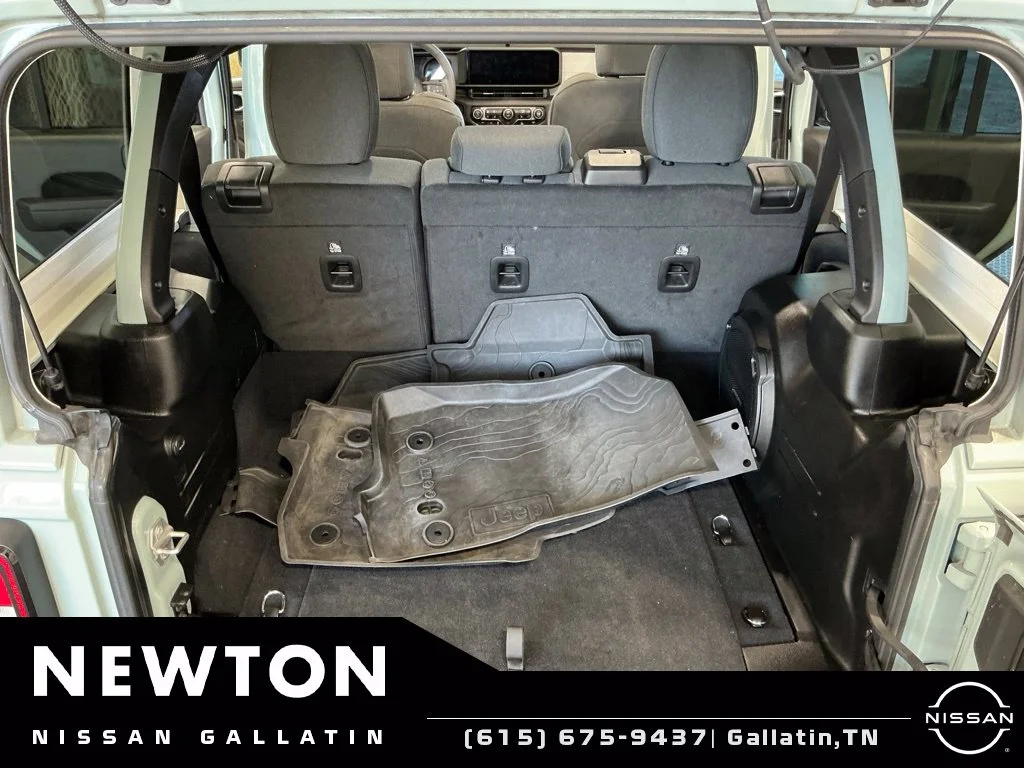 Used 2024 Earl Clearcoat Jeep Willys 4xe image 27