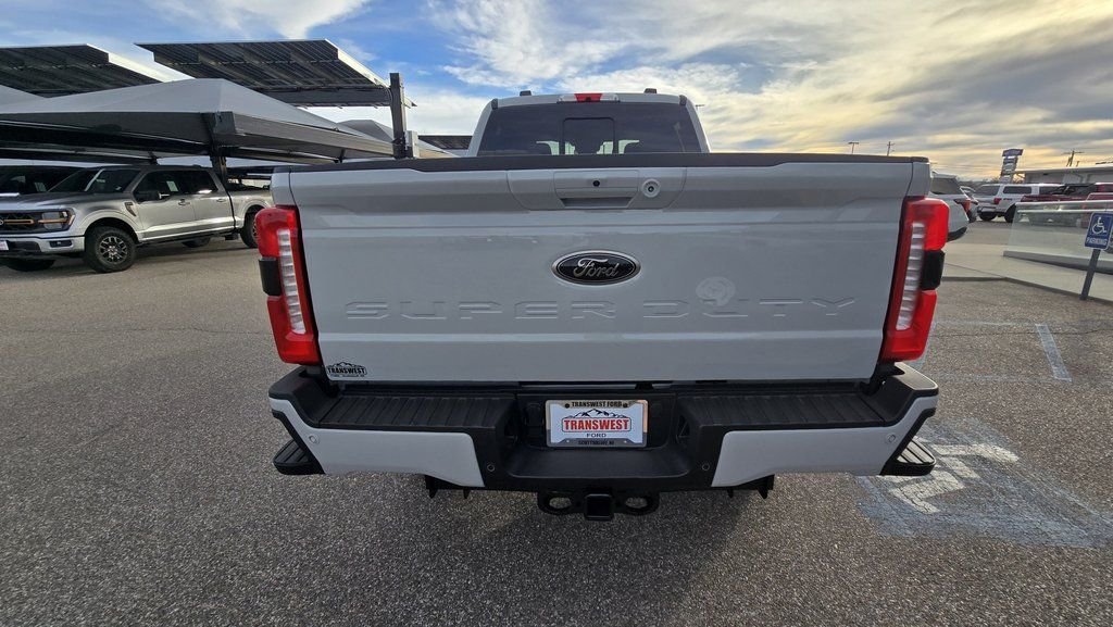 New 2026 Avalanche Ford F-350® XLT image 8