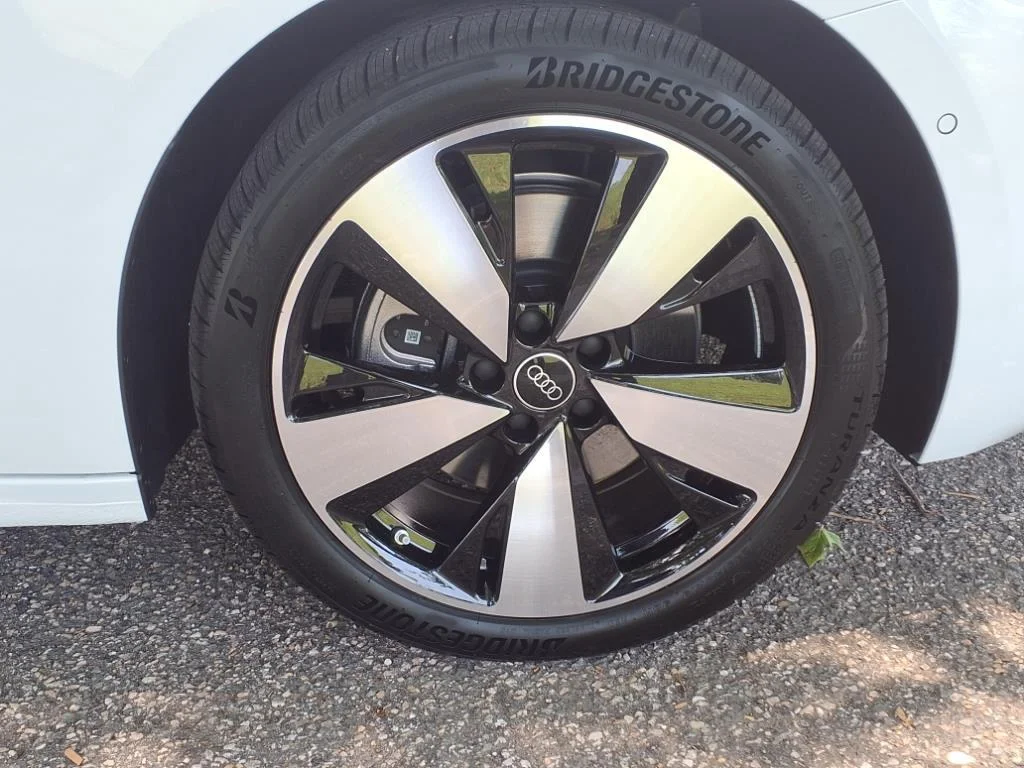 Used 2025 Glacier White Metallic Audi Premium image 4