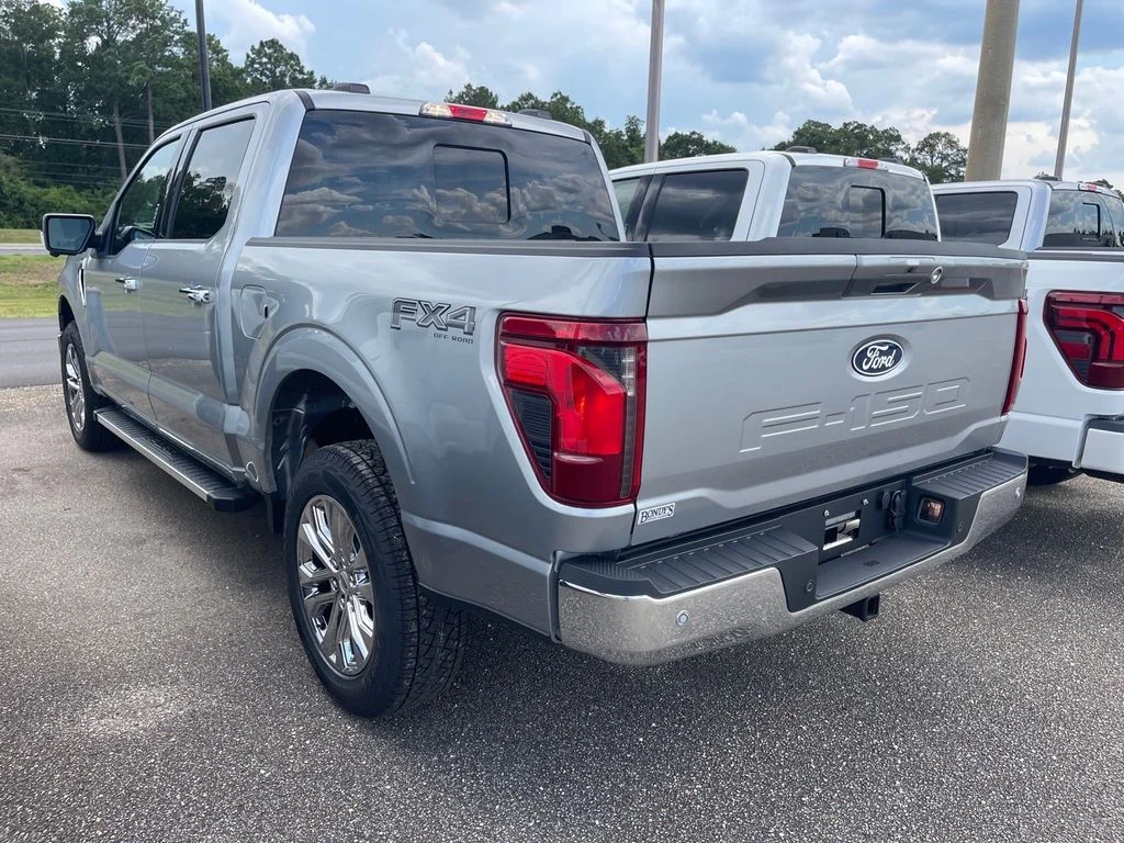 New 2026 Iconic Silver Metallic Ford XLT image 9