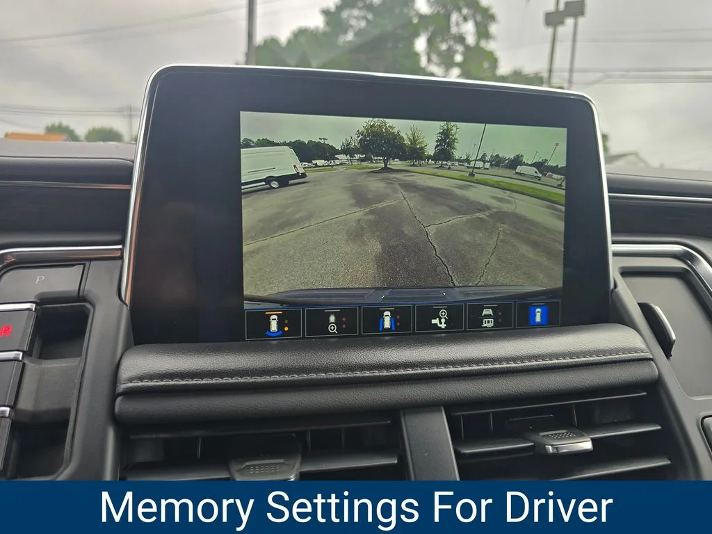 Used 2022 Gray Chevrolet Z71 image 34