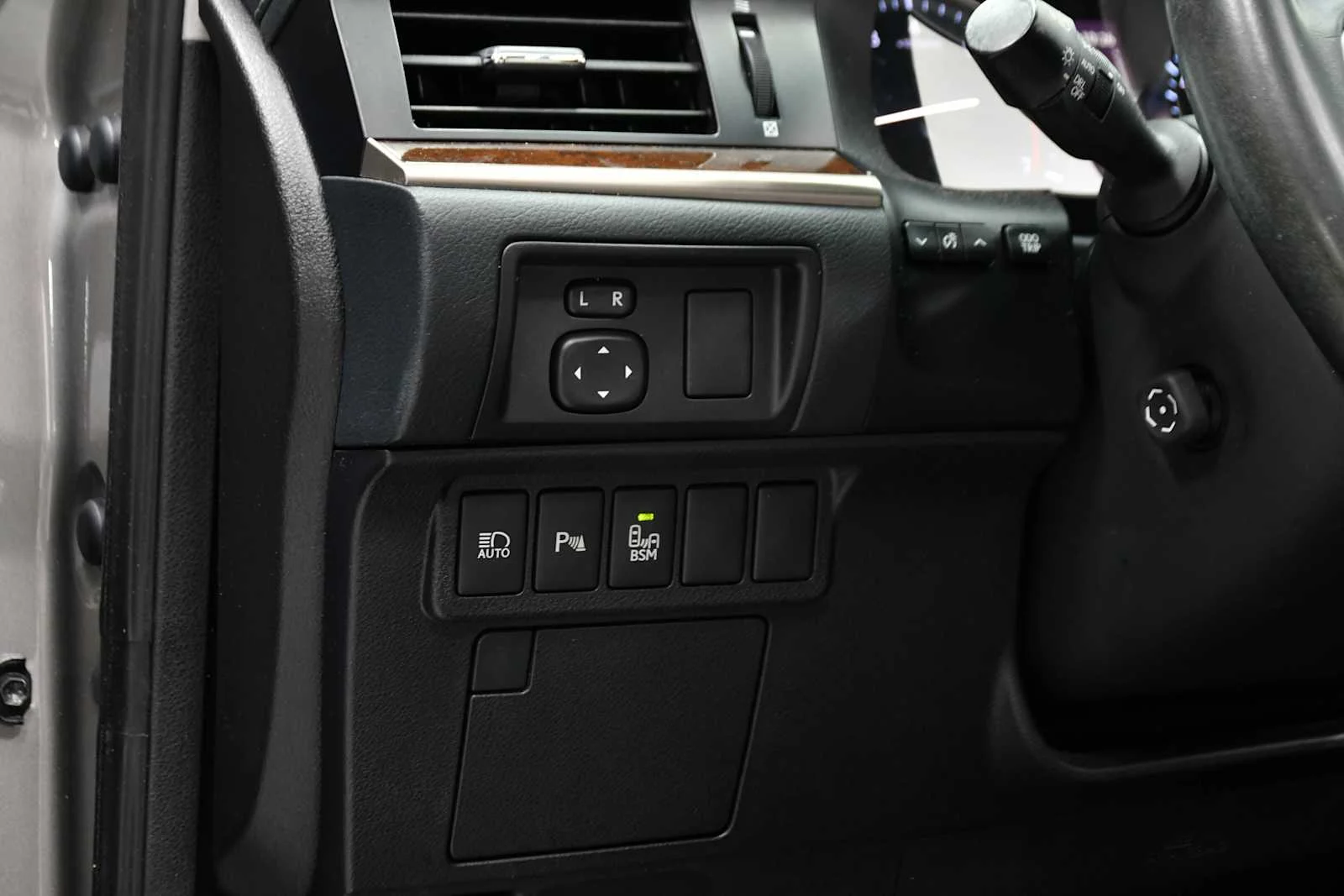 Used 2017 Atomic Silver Lexus  image 15