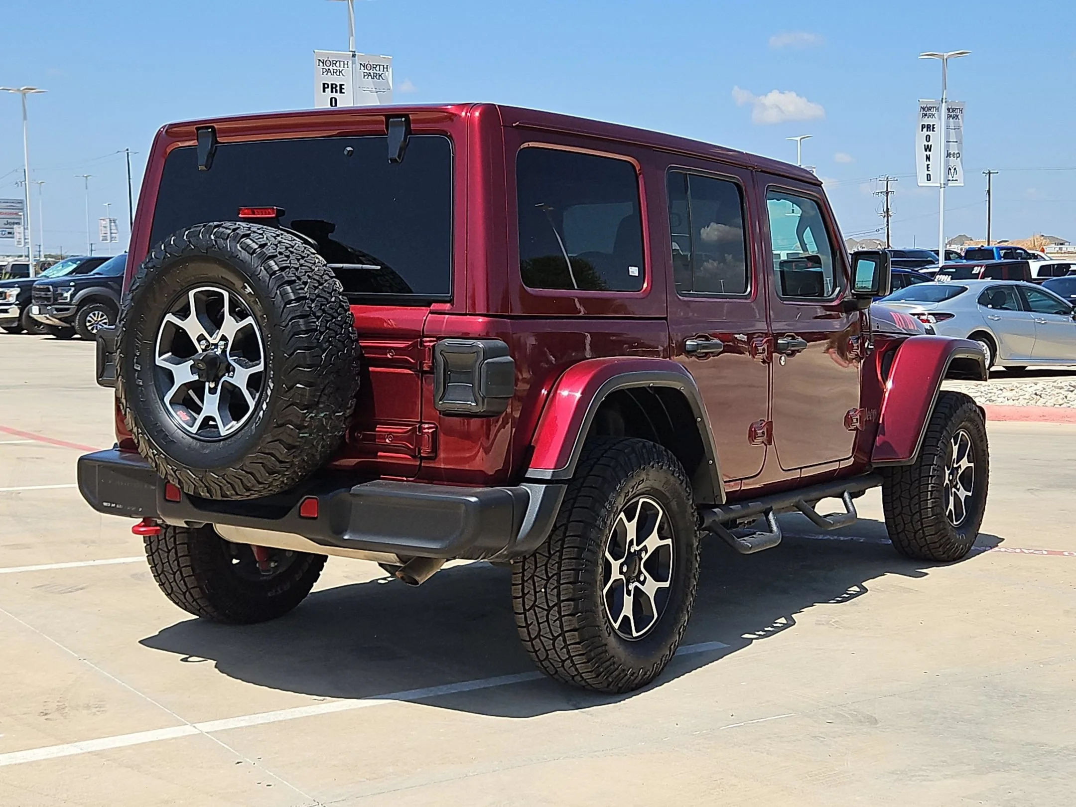 Used 2021 Red Jeep Unlimited Rubicon image 3