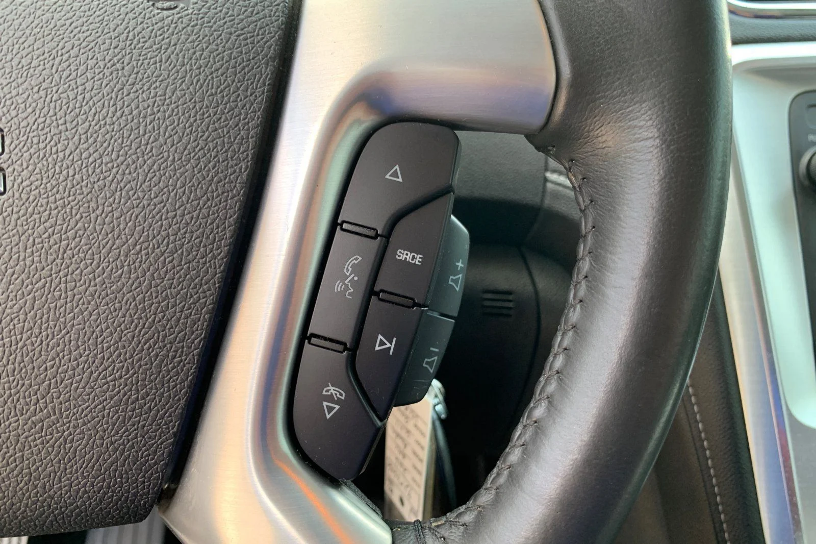 Used 2016 Silver GMC SLT-1 image 30