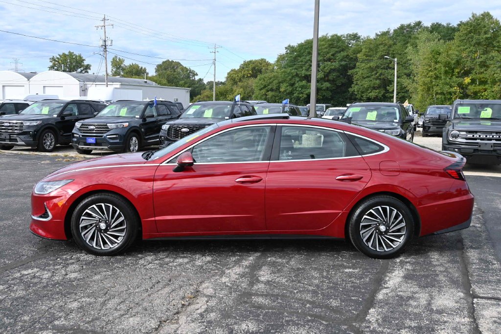 Used 2023 Red Hyundai Limited image 4