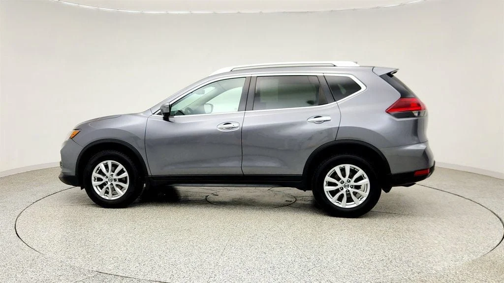 Used 2018 Gun Metallic Nissan AWD SV w/ Premium Package & Navigation image 8