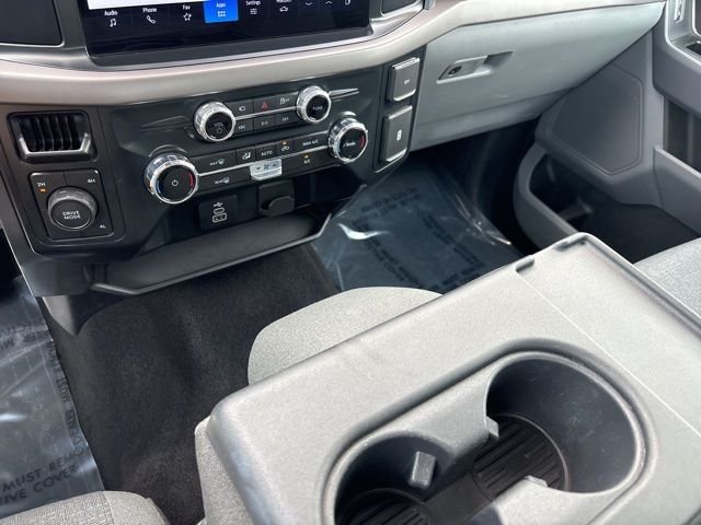 Used 2025 Silver Ford XLT image 28