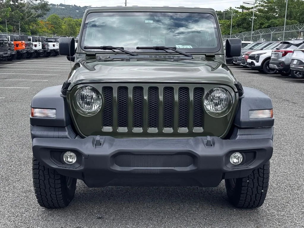 Used 2023 Green Jeep Sport S image 3