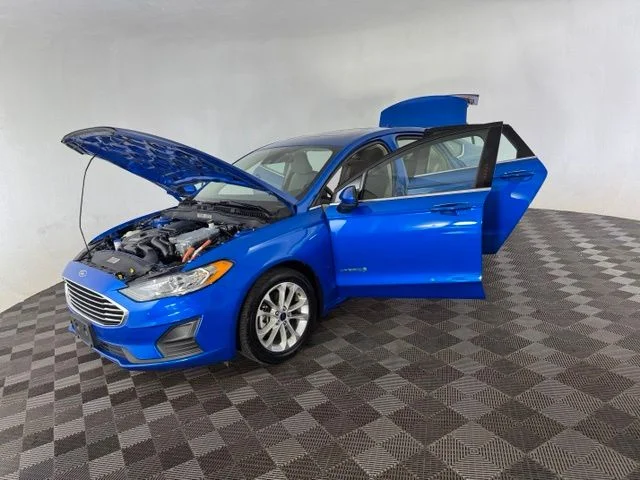 Used 2019 Blue Ford SE image 15