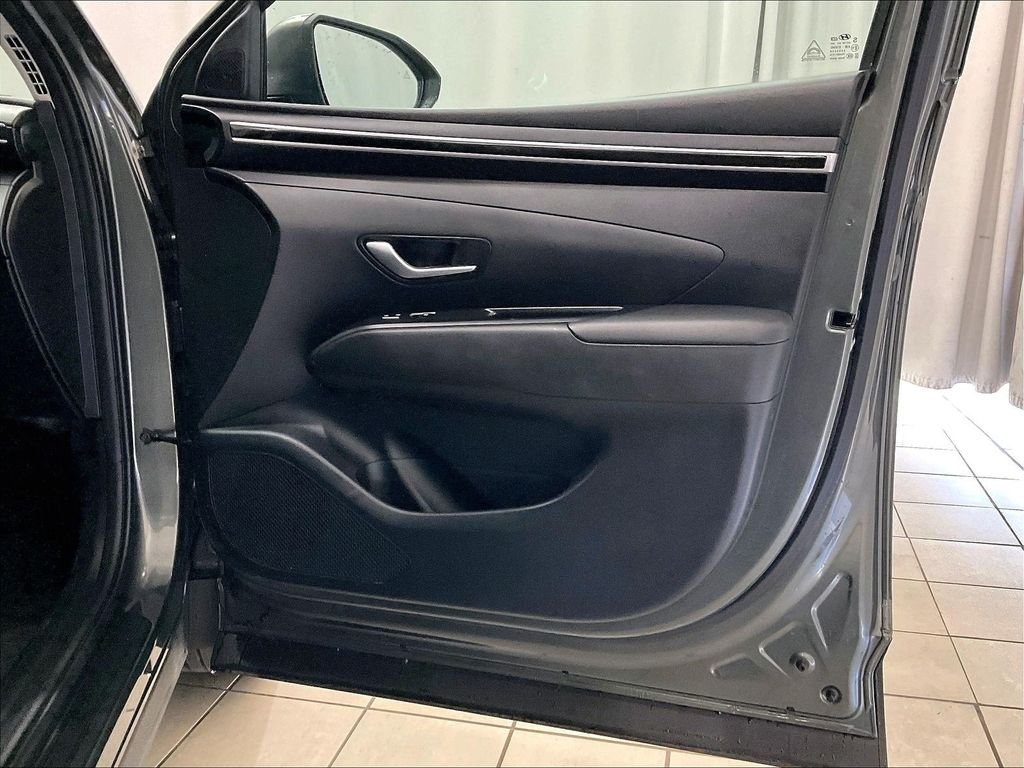Used 2023 Amazon Gray Hyundai SEL image 12