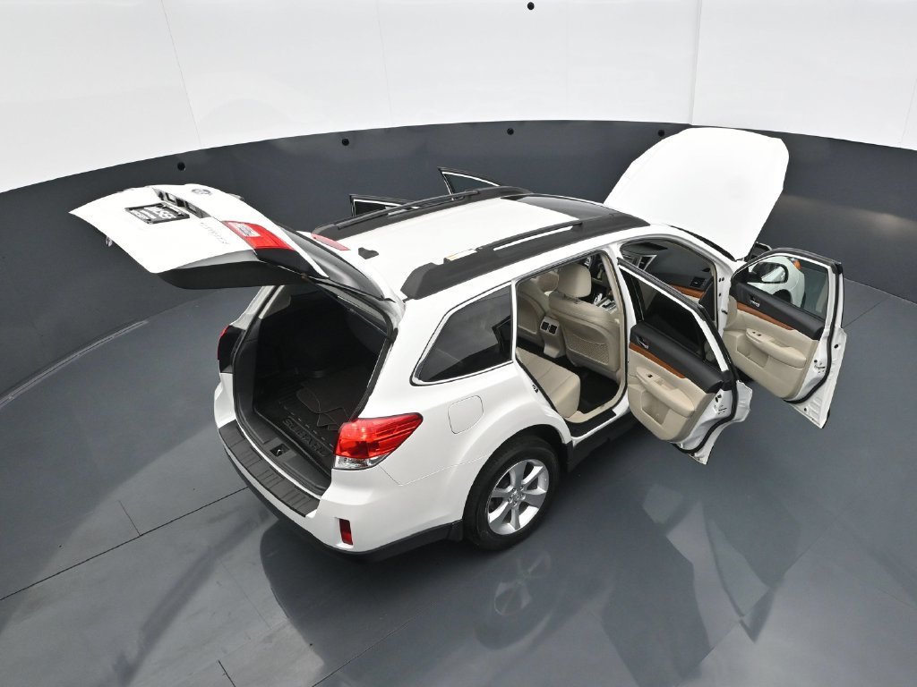 Used 2013 Satin White Pearl Subaru 2.5i image 49