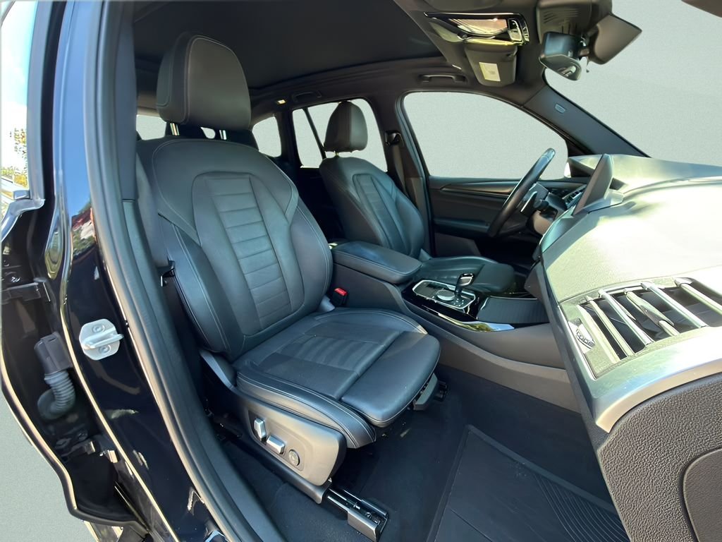 Used 2022 Black BMW xDrive30i image 23