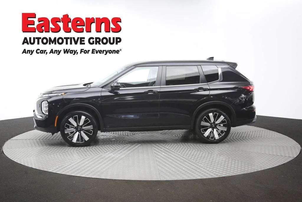 Used 2025 Black Mitsubishi SE image 60