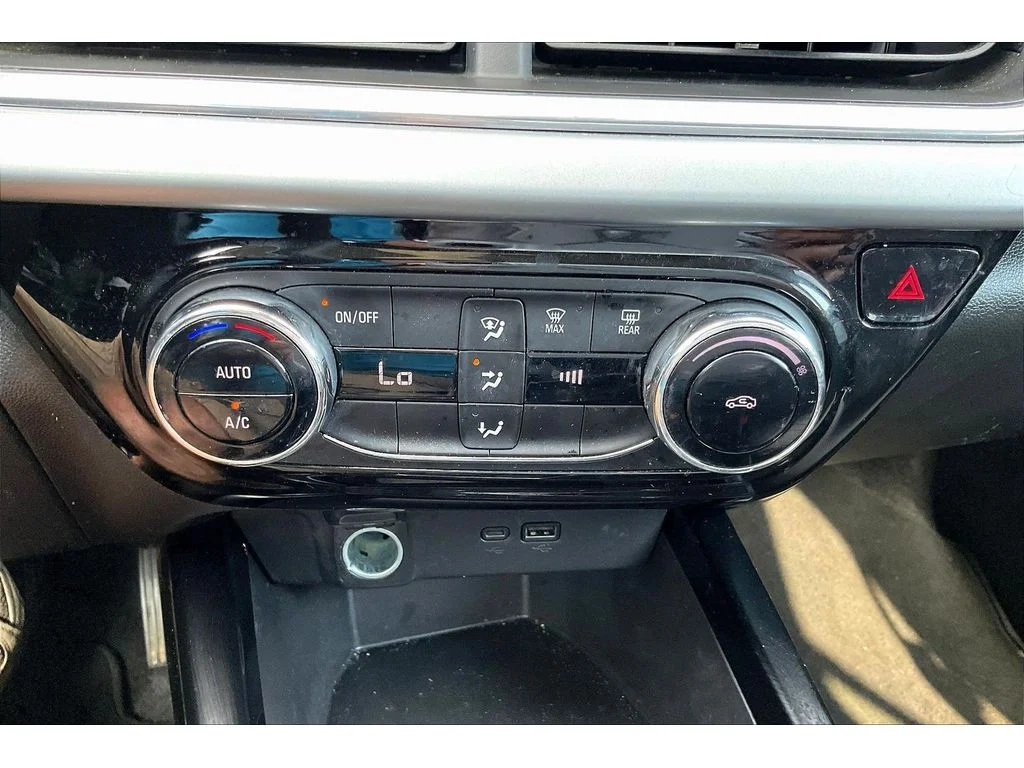 Used 2025 Mosaic Black Metallic Chevrolet LT image 21