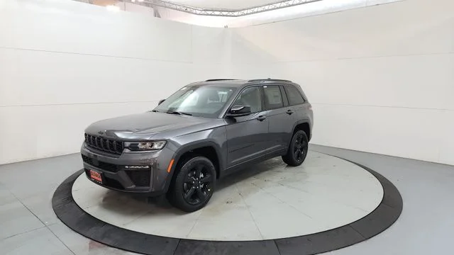 New 2026 Baltic Gray Metallic Clear-Coat Exterior Paint Jeep Limited image 3