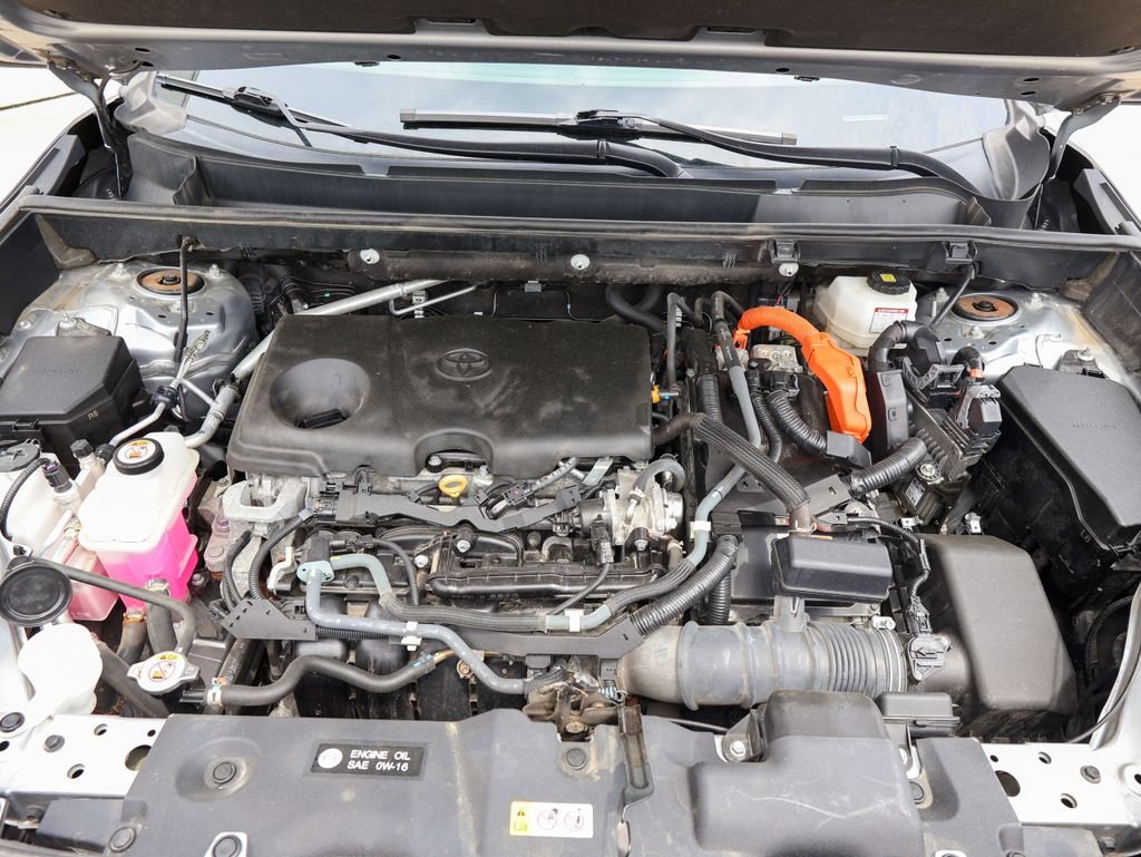 Used 2022 Silver Toyota XLE image 33