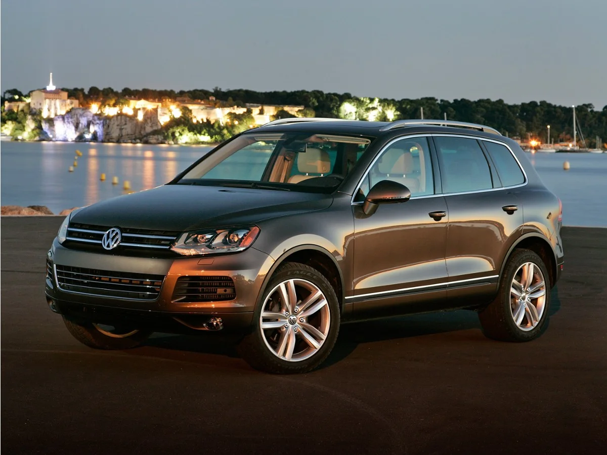 2011 Volkswagen Touareg Executive VR6's photo