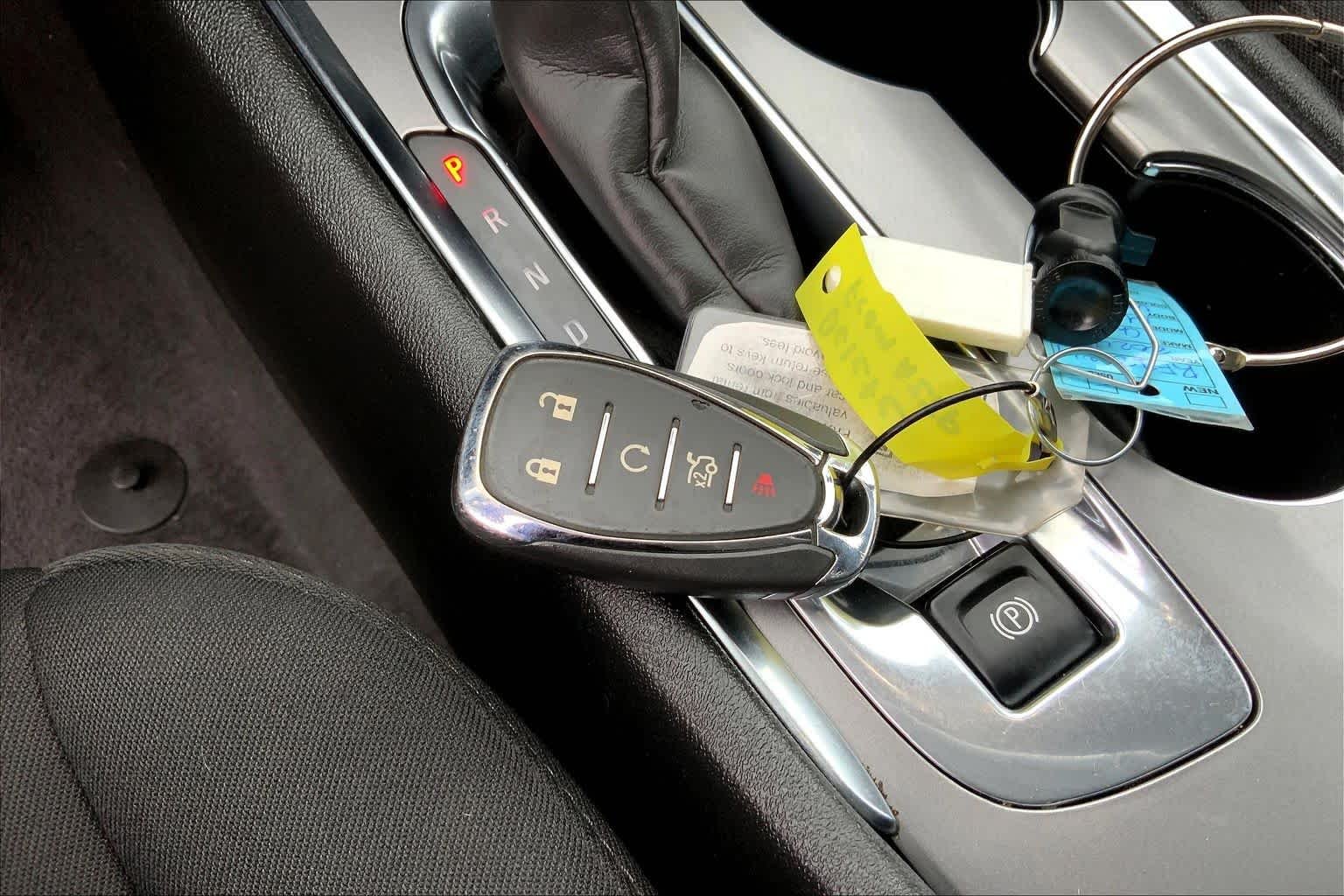 Used 2024 Summit White Chevrolet LT image 14