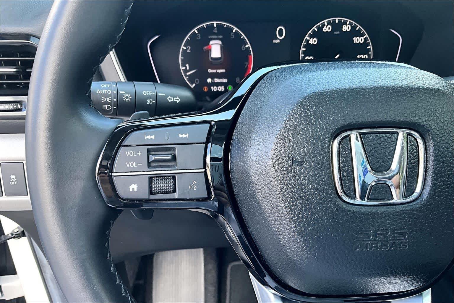 Used 2025 Platinum White Pearl Honda Touring image 24