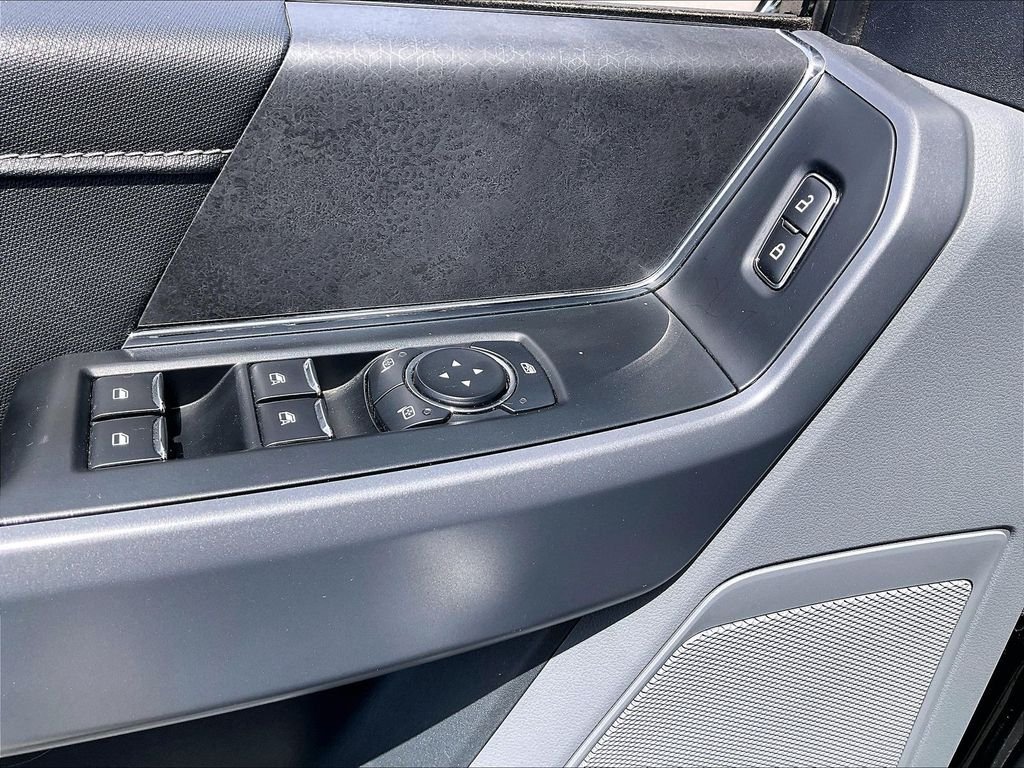Used 2025 Agate Black Metallic Ford XLT image 35