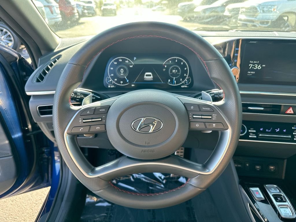 Used 2022 Blue Hyundai SEL Plus image 3