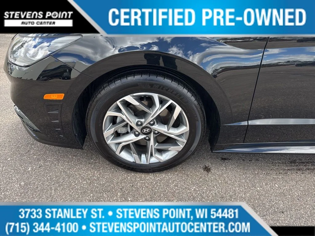 Used 2023 Onyx Black Hyundai SEL image 13