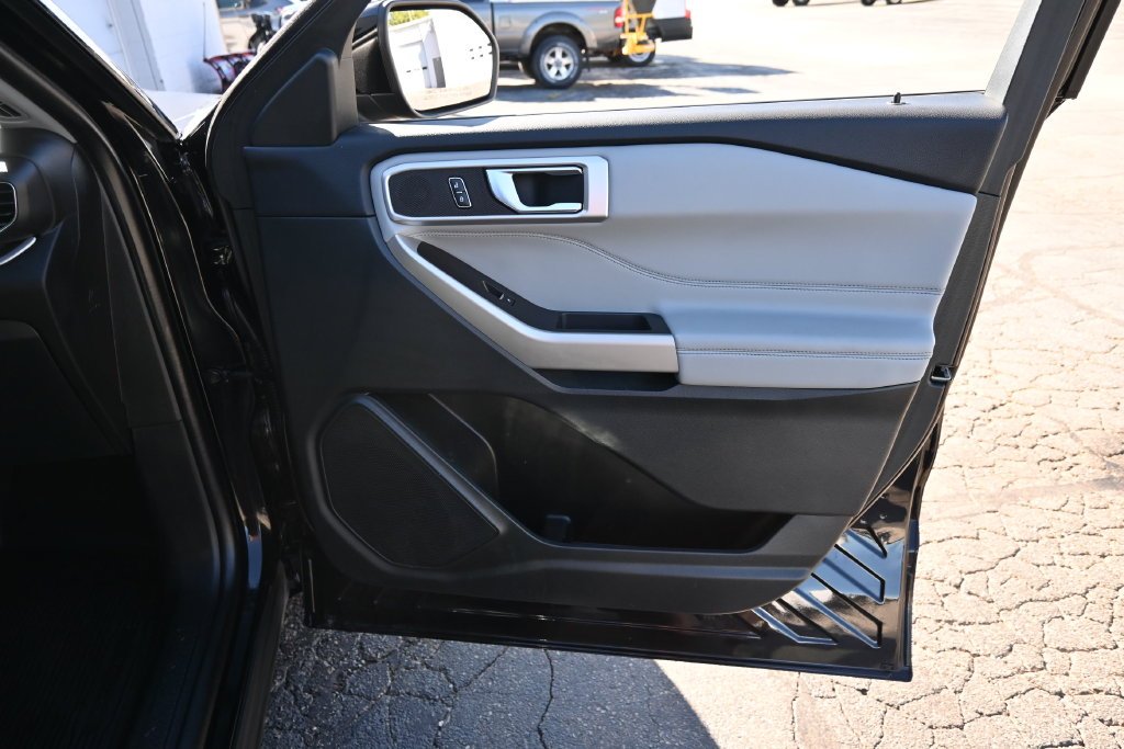 Certified Used 2024 Black Metallic Ford XLT image 24