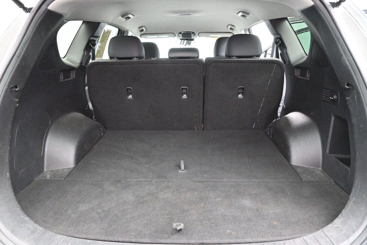 Used 2021 Shimmering Silver Hyundai SEL image 9