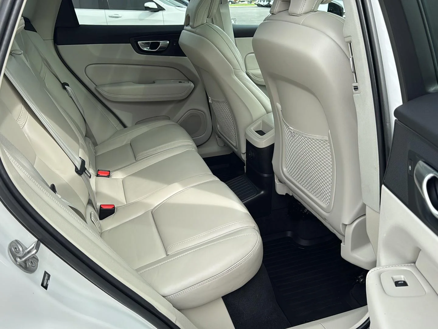 2023 Volvo XC60 Ultimate - Photo 5