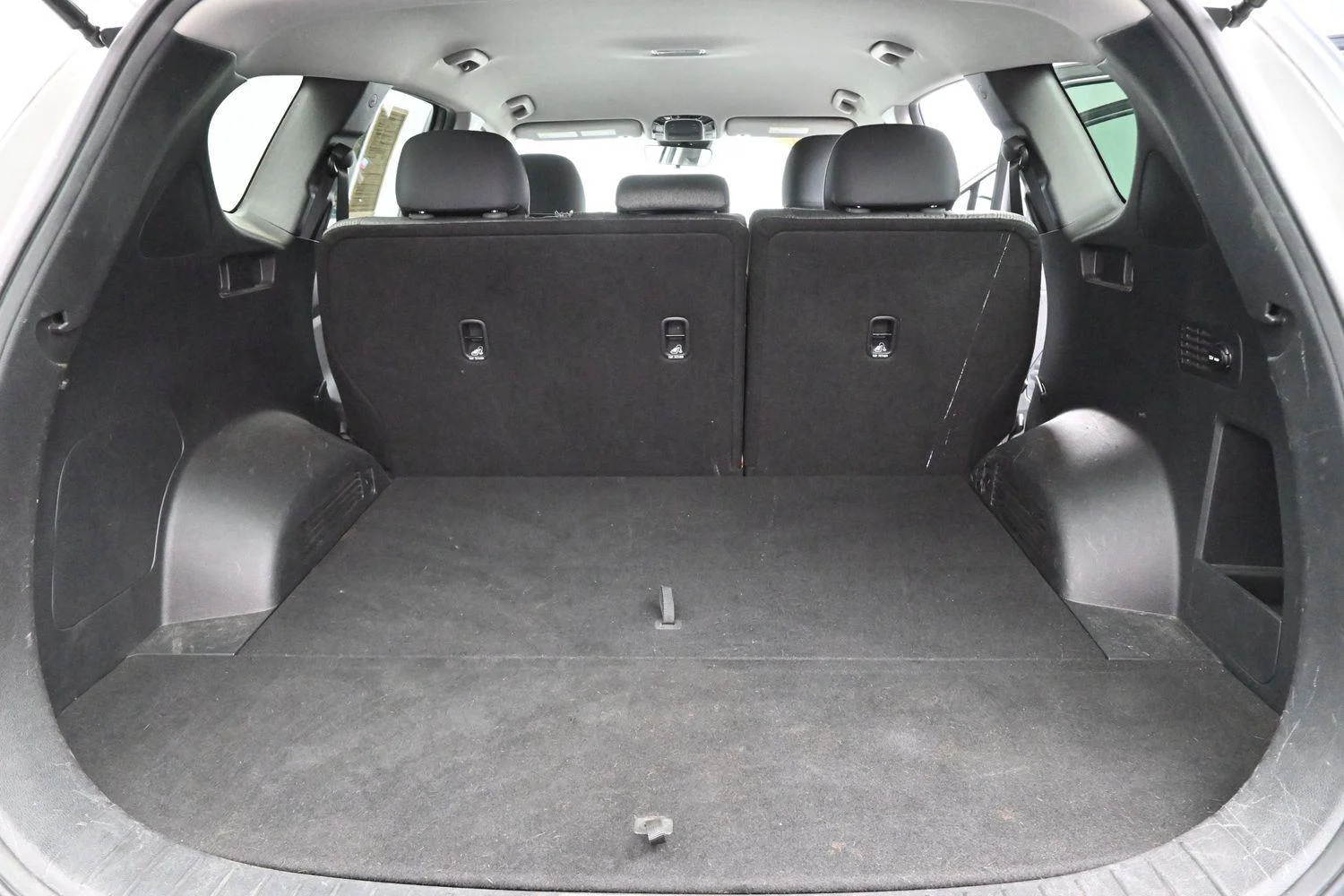 Used 2021 Shimmering Silver Hyundai SEL image 9