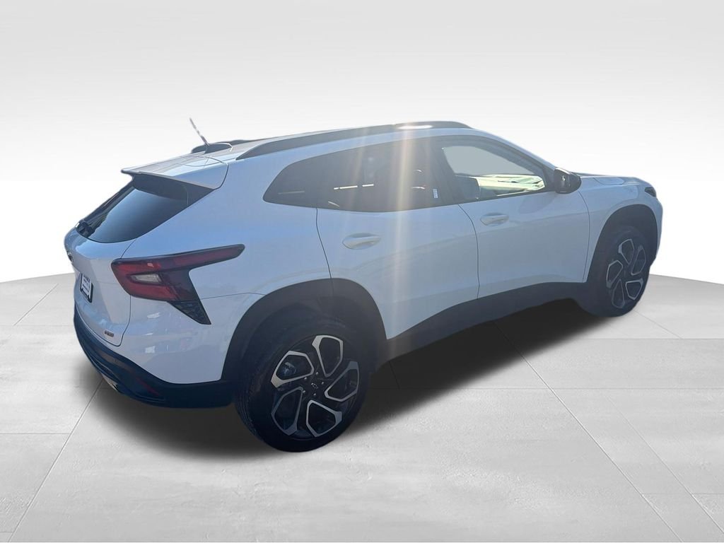 Used 2025 White Chevrolet 2RS image 5