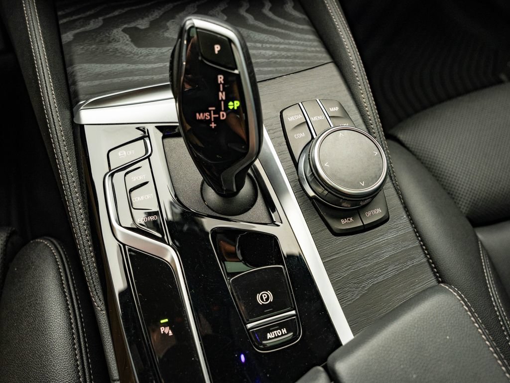 Used 2023 Alpine White BMW 530i xDrive image 38