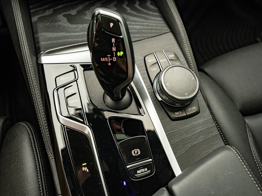 Used 2023 Alpine White BMW 530i xDrive image 38