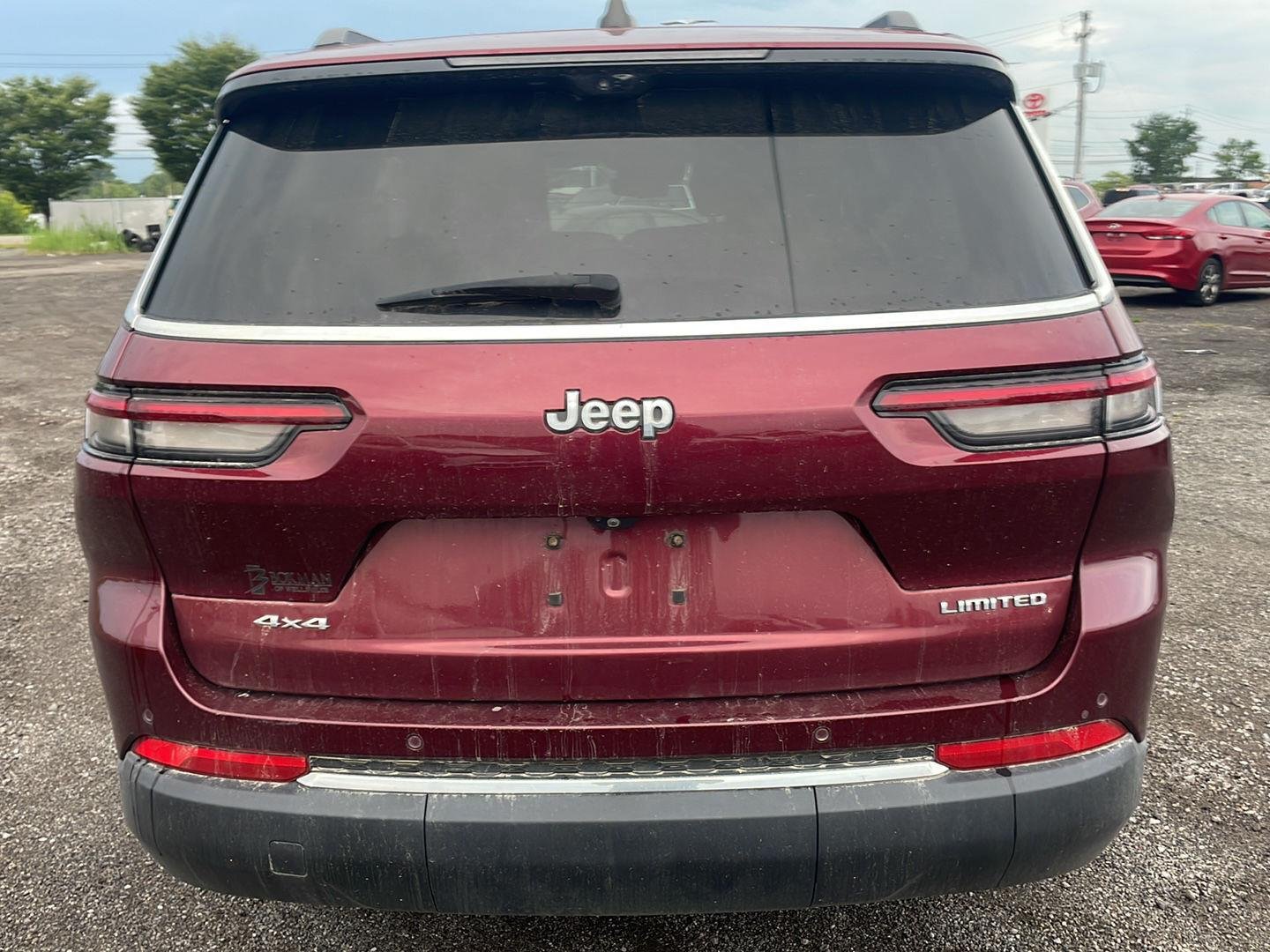 Used 2023 Velvet Red Pearlcoat Jeep Limited image 13