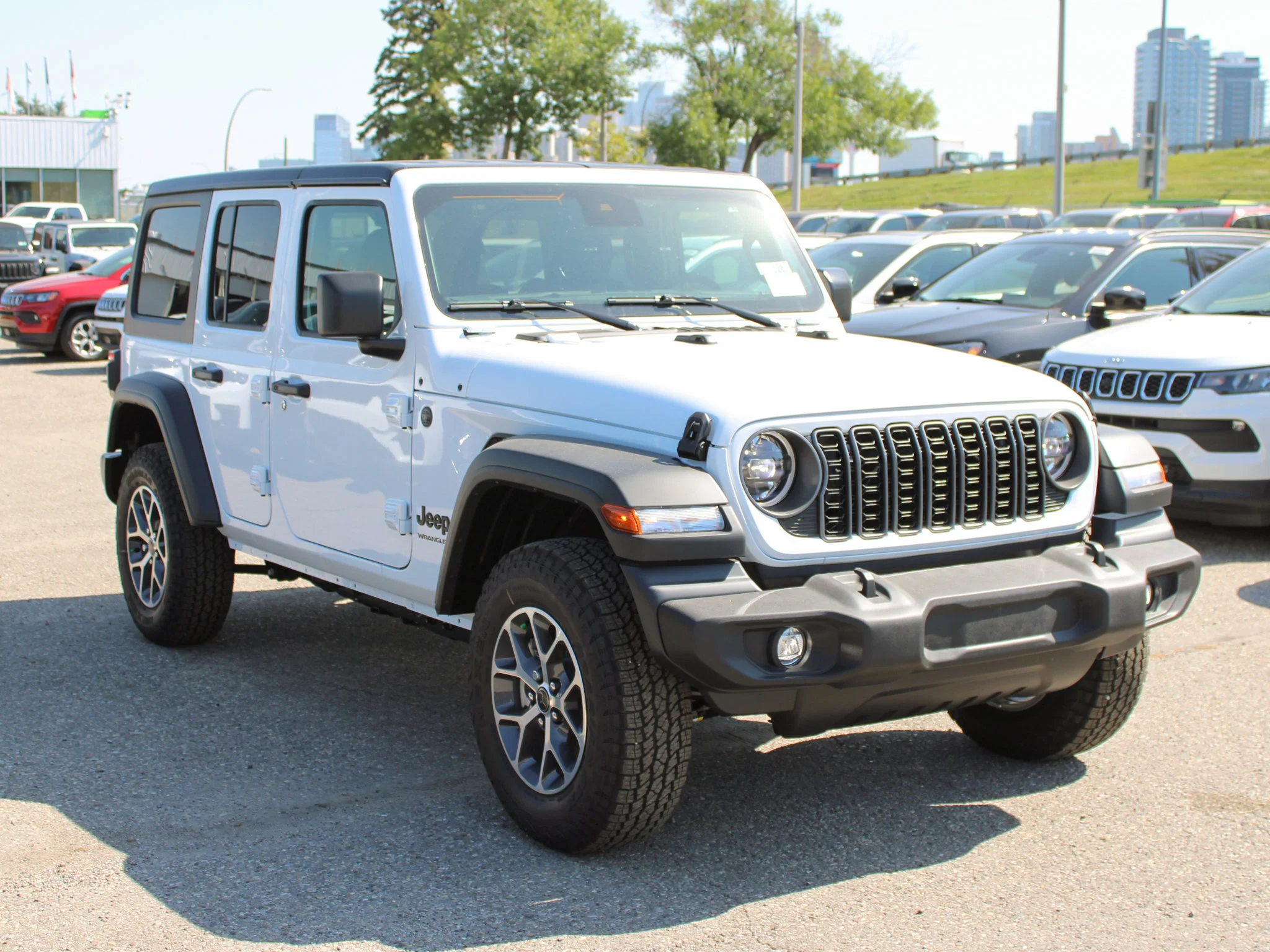 Used 2025 White Jeep Sport S* 4 Door 4x4, Remote Start, Heated Seats/Wheel image 5