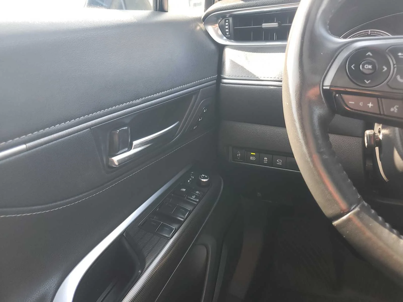 2022 Toyota Venza Limited - Photo 19