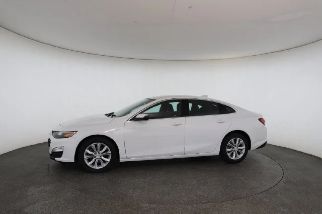 Used 2021 White Chevrolet LT image 5