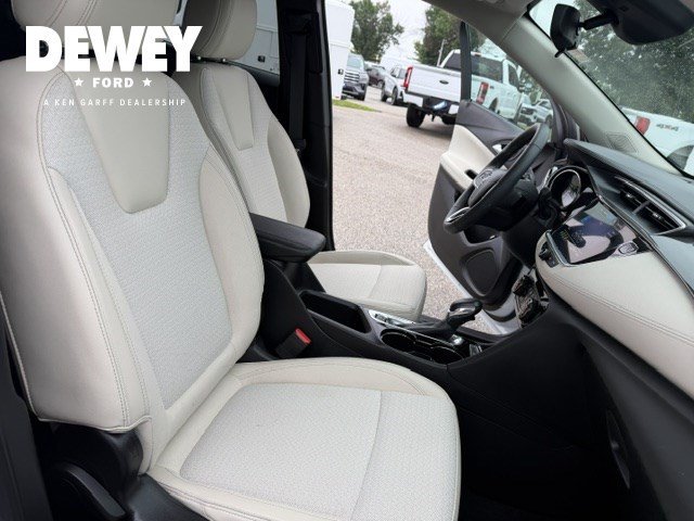 Used 2022 Summit White Buick Select image 33