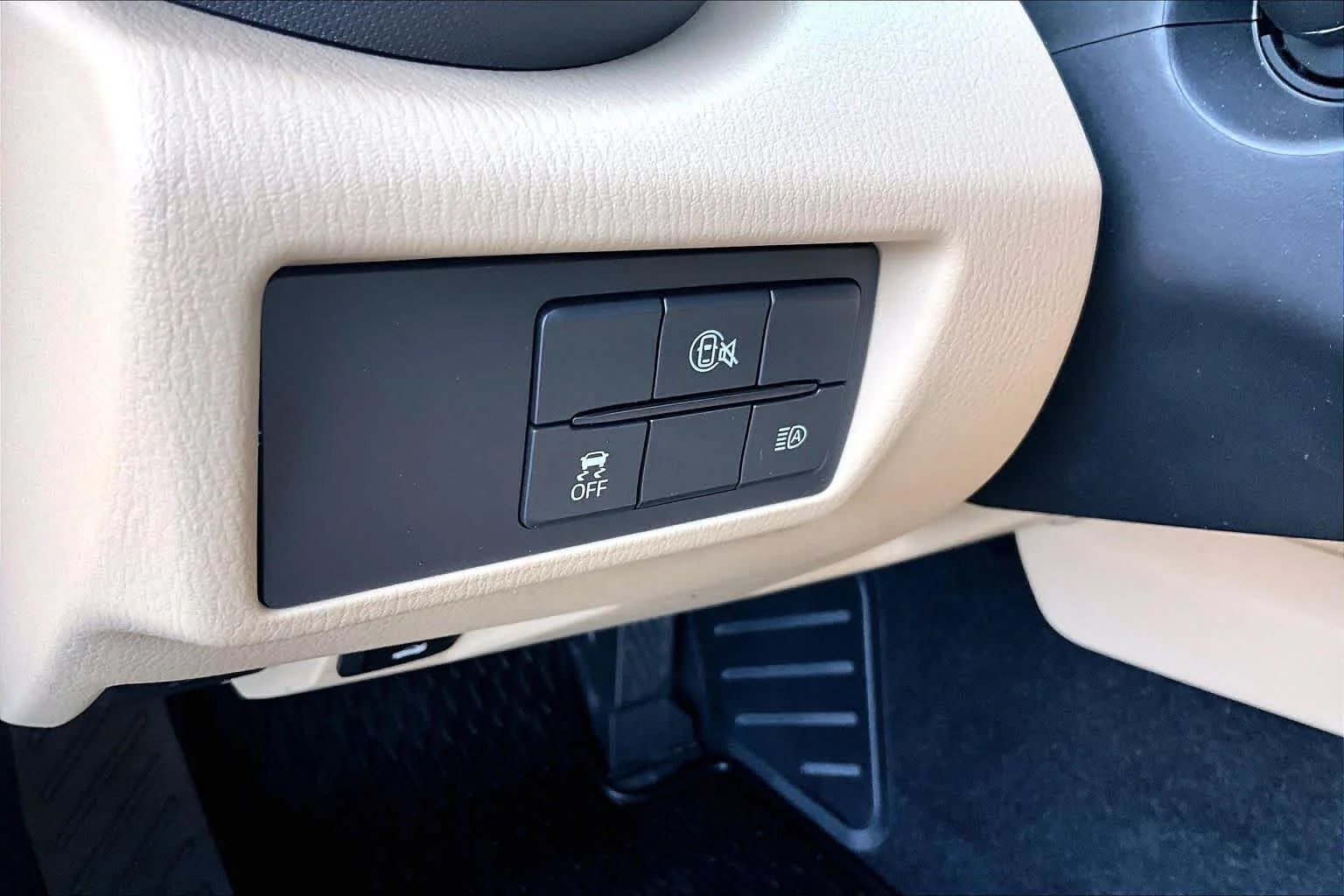 Used 2024 Aero Gray Mazda Grand Touring image 31