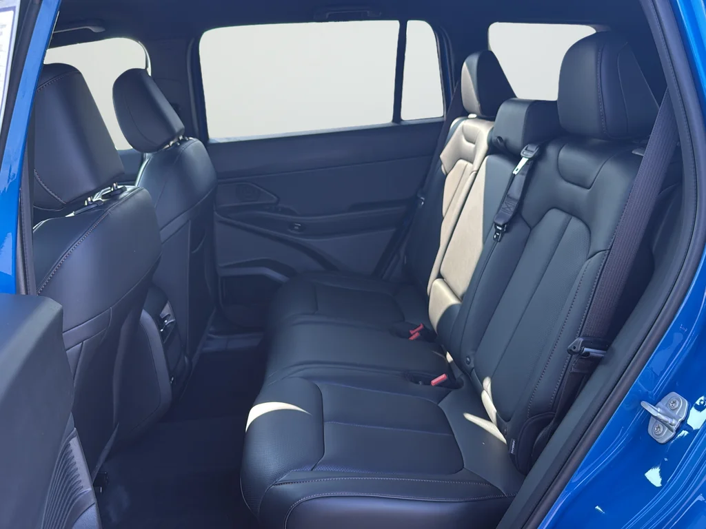 New 2026 Hydro Blue Pearlcoat Jeep Limited image 34