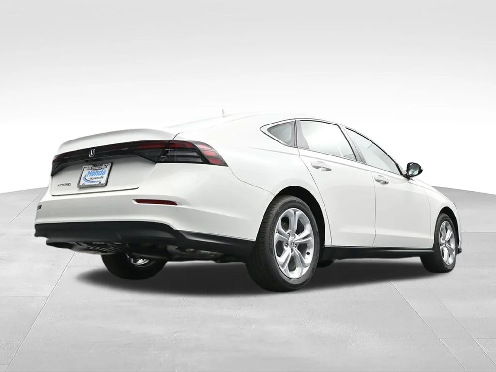 New 2026 Platinum White Pearl Honda LX image 38